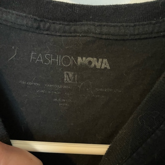 Fashion nova, medium. Cropped tee baby girl. Summer, concerts, festivals, beach - Picture 2 of 3